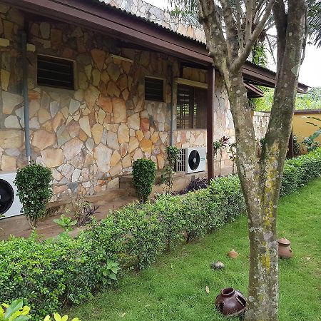 パリメ Chez Therese Bed & Breakfast エクステリア 写真