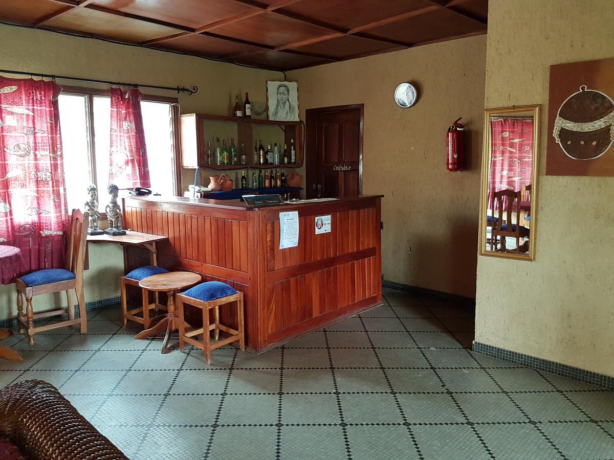 パリメ Chez Therese Bed & Breakfast エクステリア 写真
